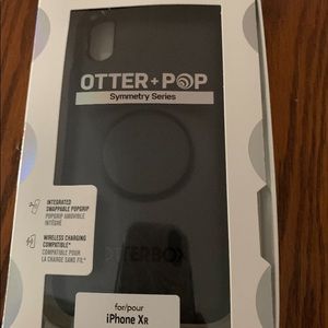 Black PopSocket /OtterBox Case iPhone XR